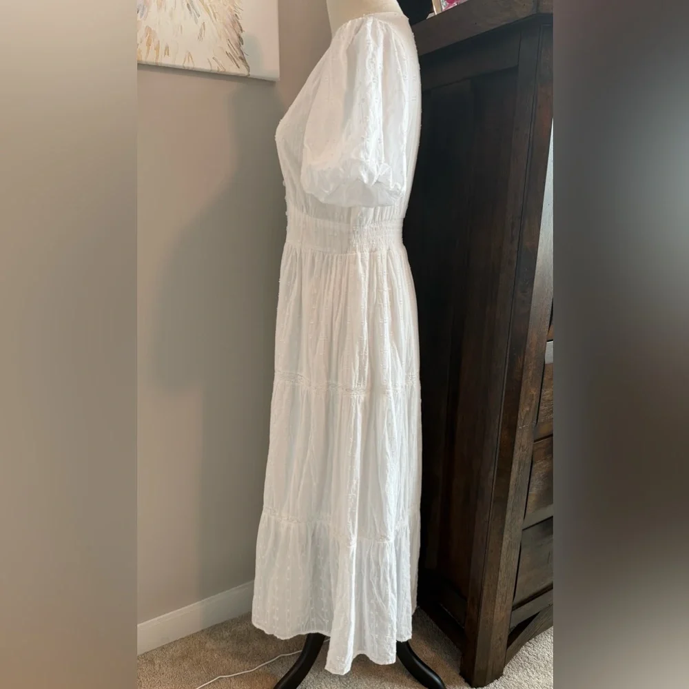 Jessica Simpson White Eyelet Button-Front Maxi Dress with Puff Sleeves- Like New - Picture 6 of 8